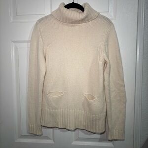 Barneys New York Women’s 100% cashmere turtleneck sweater size medium